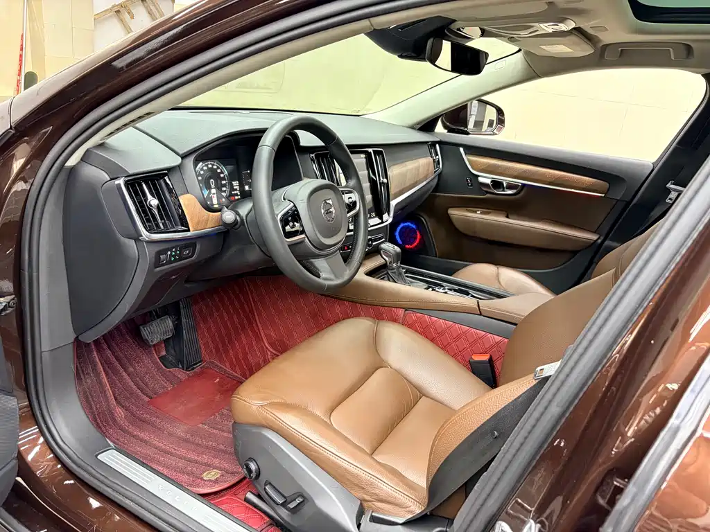Volvo S90 T4 Smart Vision