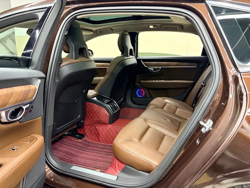 Volvo S90 T4 Smart Vision