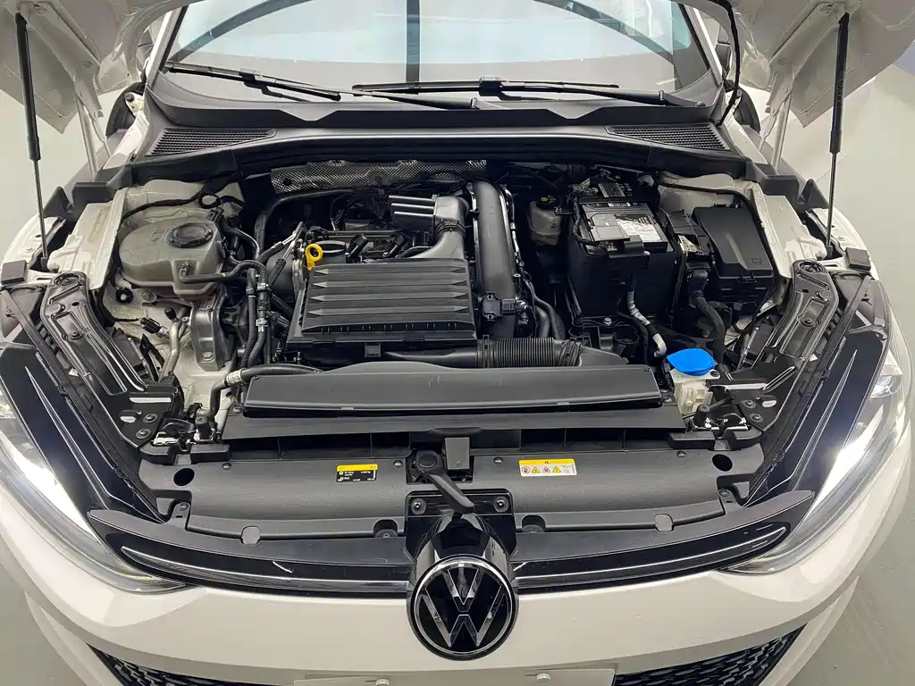 Lamando Lamando L 280 TSI DSG Dazzle Hot