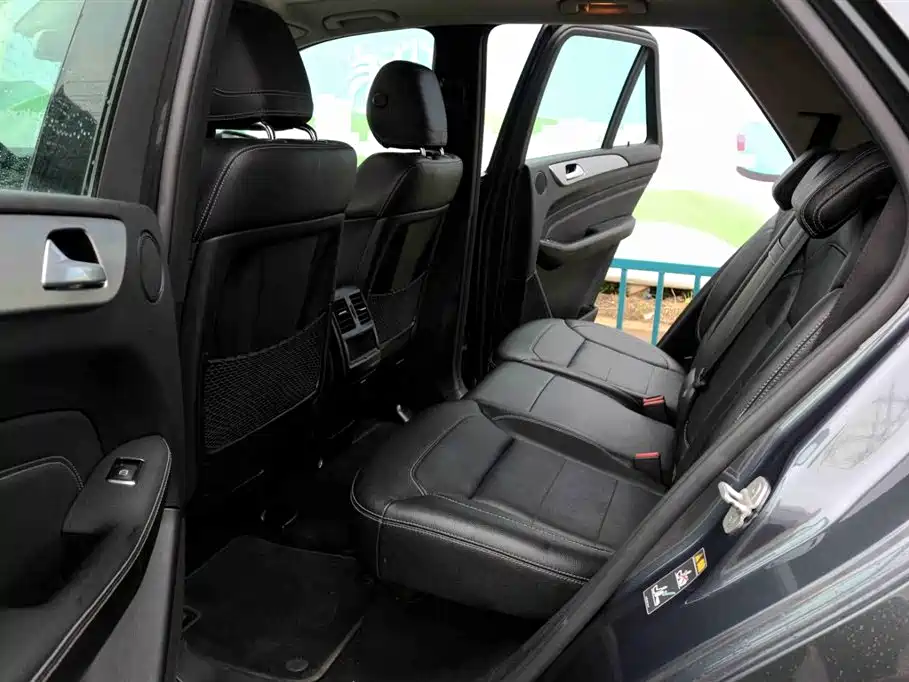 Mercedes-Benz M-Class ML 320 4 MATIC