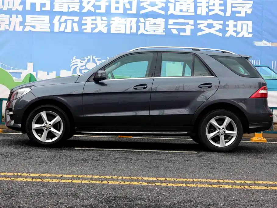 Mercedes-Benz M-Class ML 320 4 MATIC