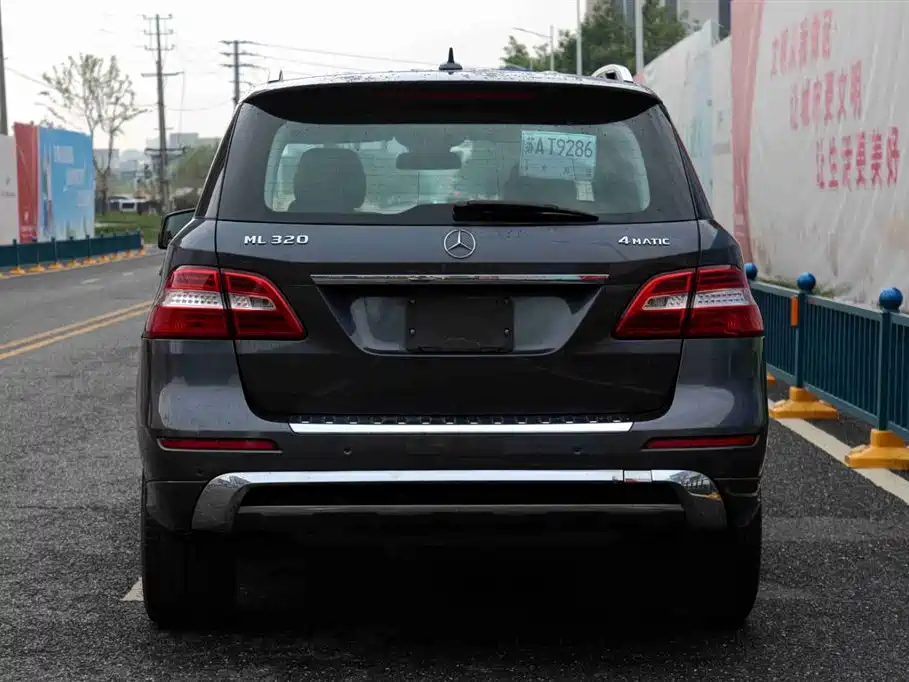 Mercedes-Benz M-Class ML 320 4 MATIC