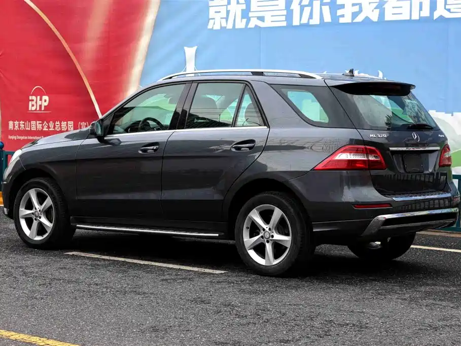 Mercedes-Benz M-Class ML 320 4 MATIC