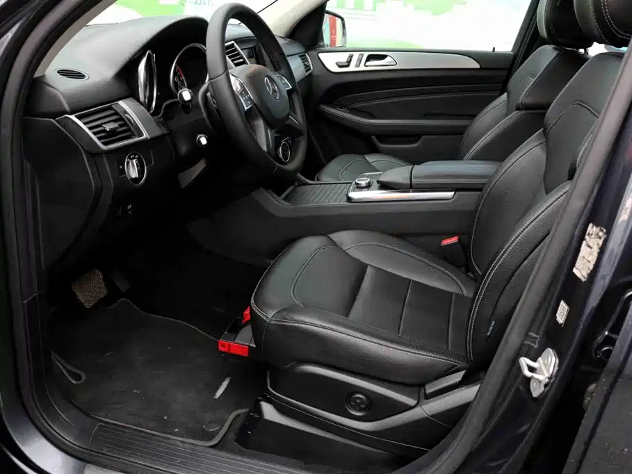 Mercedes-Benz M-Class ML 320 4 MATIC