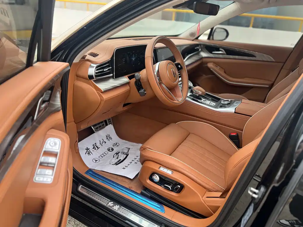Hongqi H9 2.0 T Connected Flagship Enjoyment