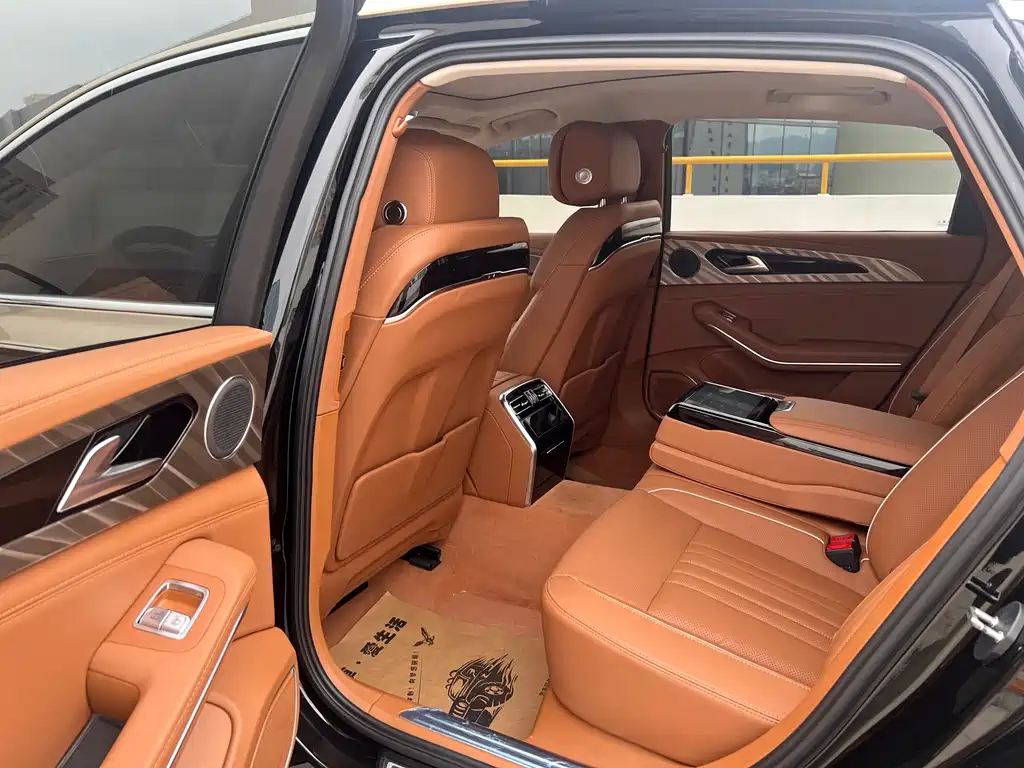Hongqi H9 2.0 T Connected Flagship Enjoyment