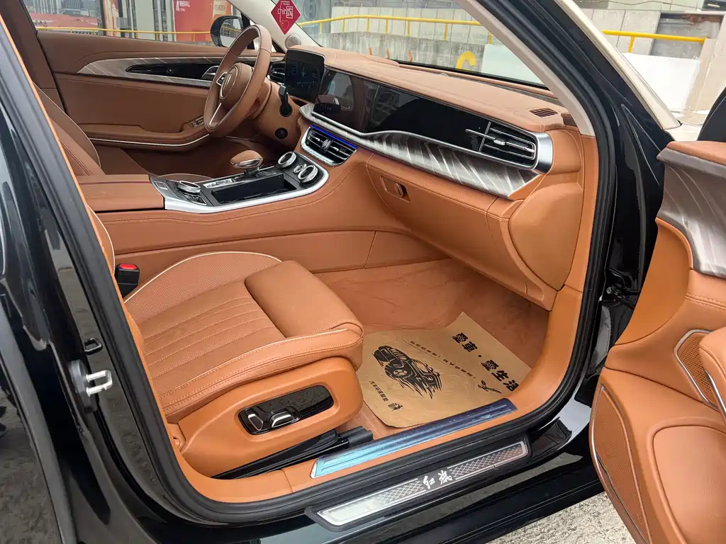 Hongqi H9 2.0 T Connected Flagship Enjoyment