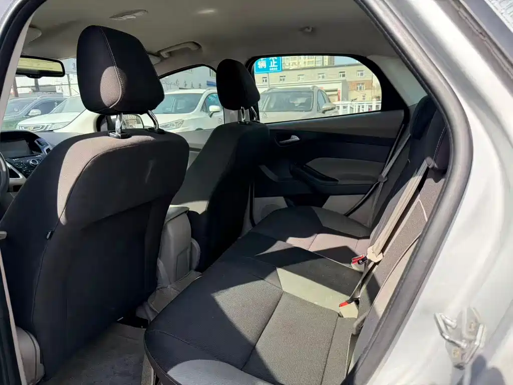 Focus Sedan 1.6 L Auto Style