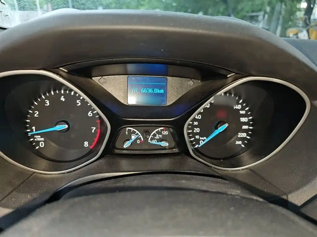 Focus 福克斯 2017款 三厢 1.6 L 手动舒适型智行版