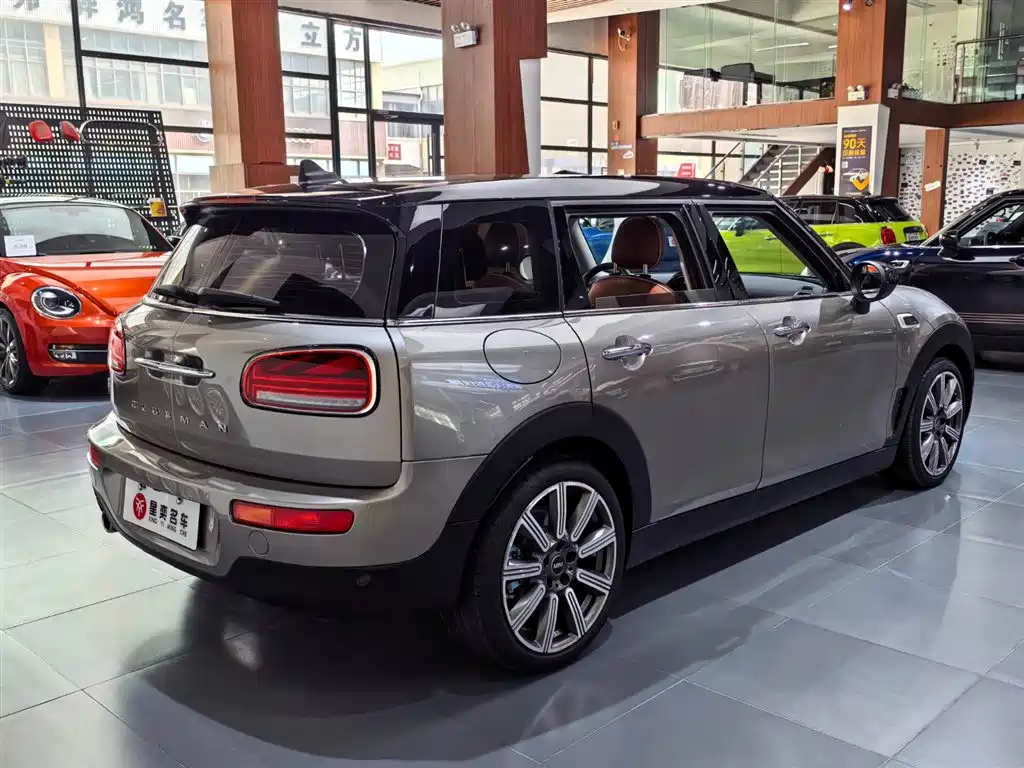 MINI CLUBMAN 1.5 T COOPER Connoisseur