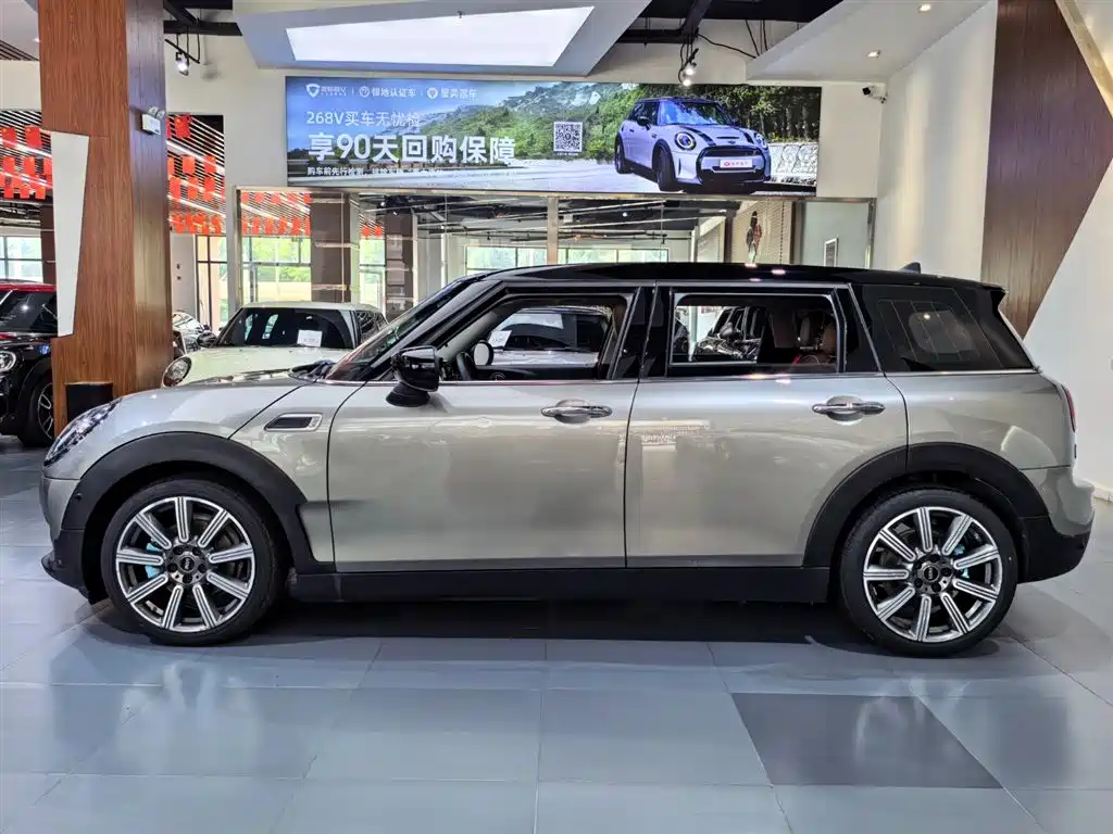 MINI CLUBMAN 1.5 T COOPER Connoisseur