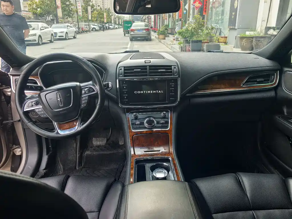 Lincoln Continental 2.0 T 2 WD Graceful CN-V