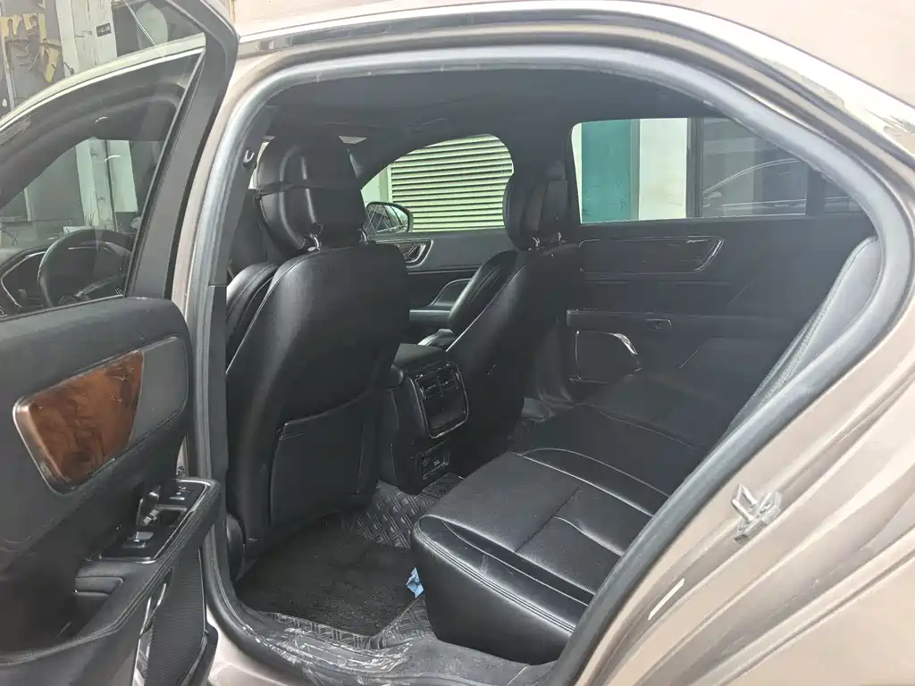 Lincoln Continental 2.0 T 2 WD Graceful CN-V