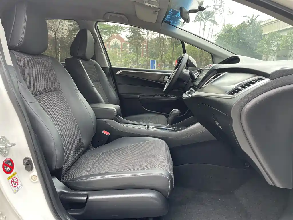 Jade 1.8 L Auto Comfort 5-seat