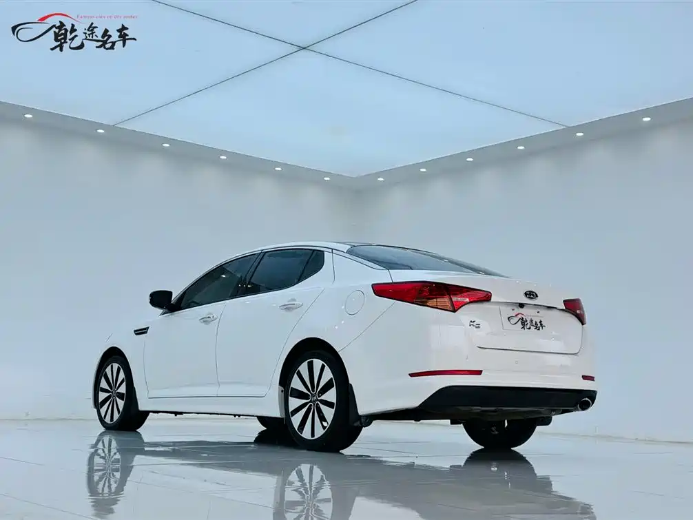 Kia K5 起亚K5 2011款 2.0 L 自动DLX