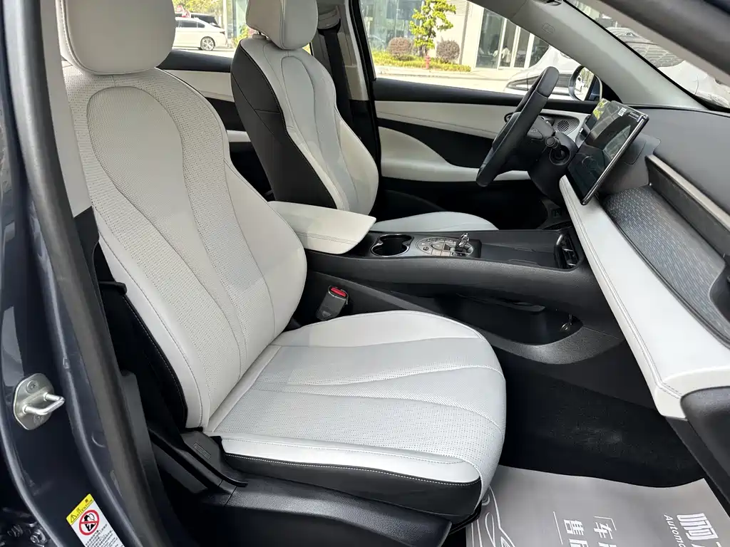 Seal 05 DM-i DM-i Smart Drive 120 KM Flagship