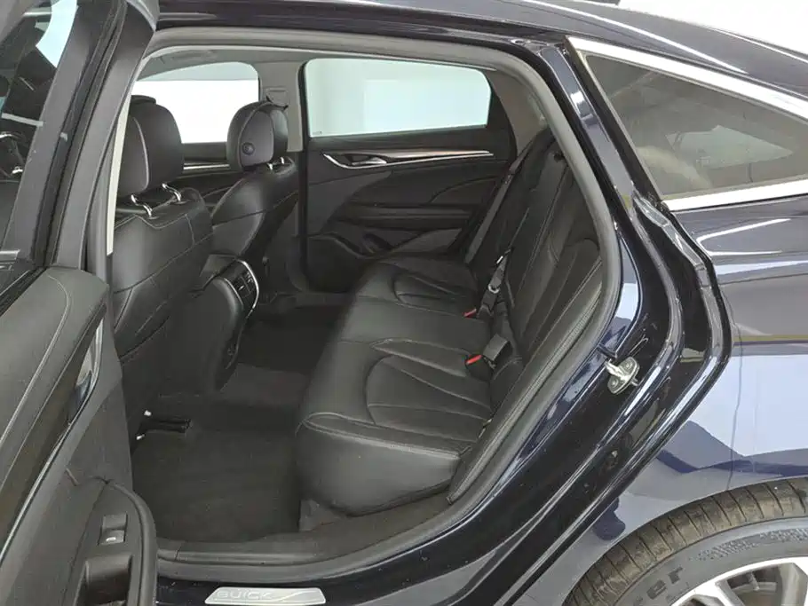LaCrosse 652 T Luxury