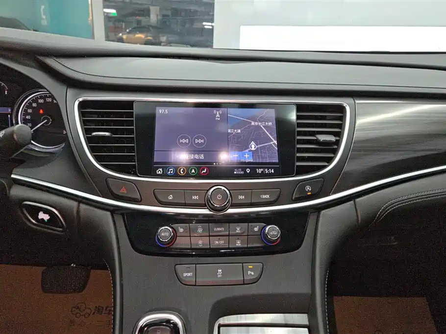 LaCrosse 652 T Luxury