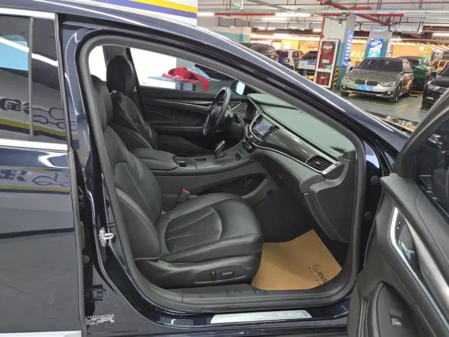 LaCrosse 652 T Luxury