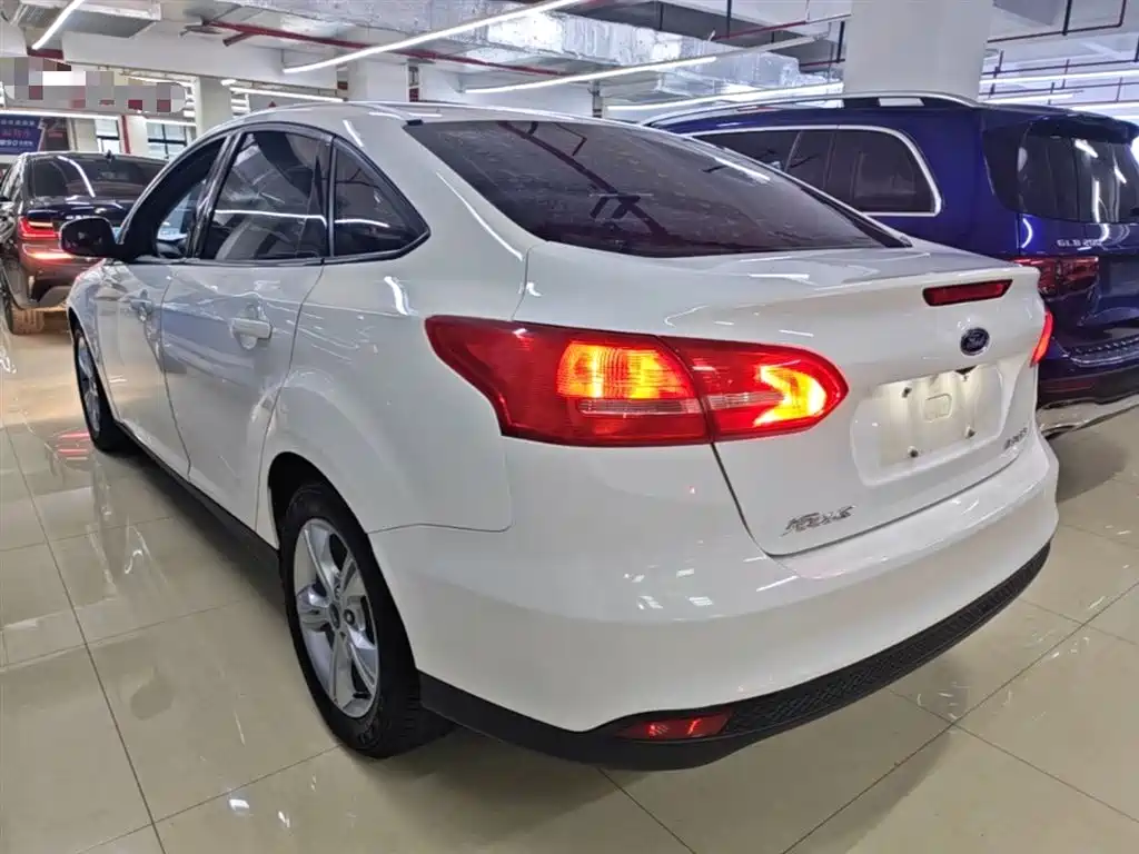 Focus Sedan 1.6 L Auto Comfort Smart Travel