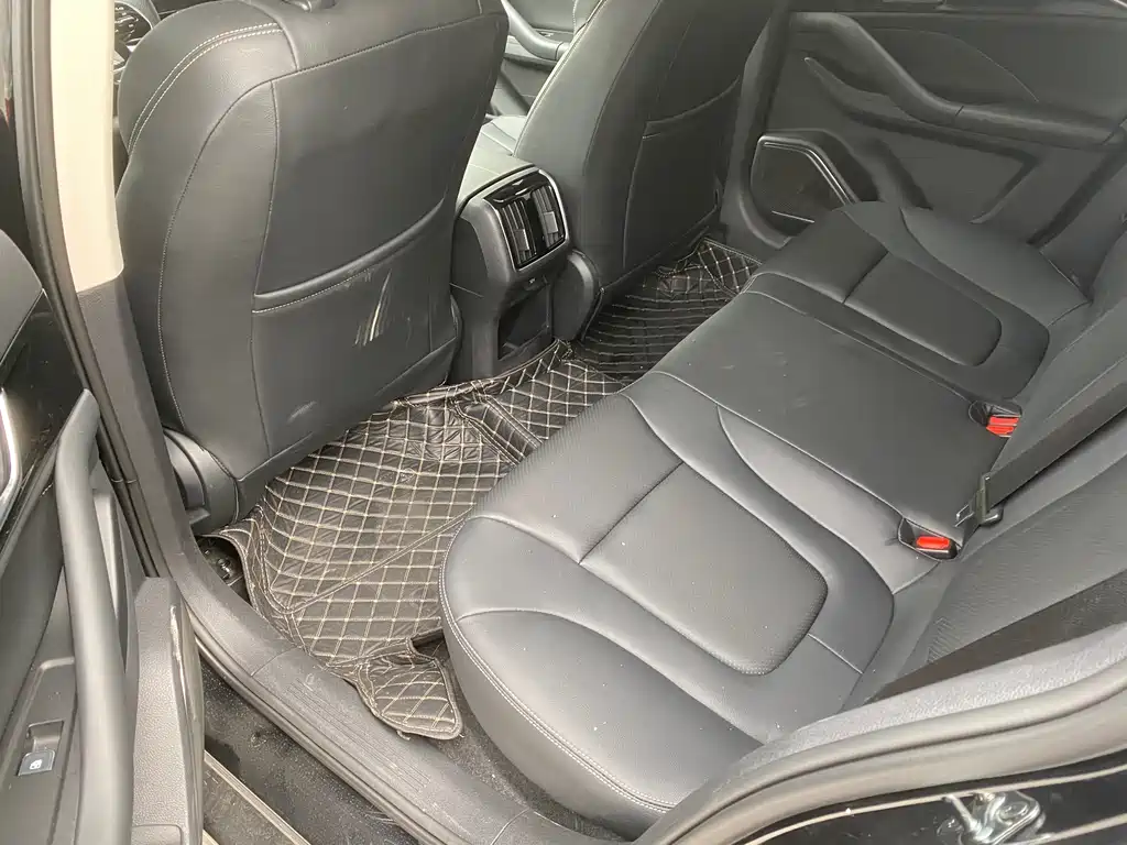 Besturn B70 3 rd Gen 1.5 T Auto Pleasure 70 Anniversary