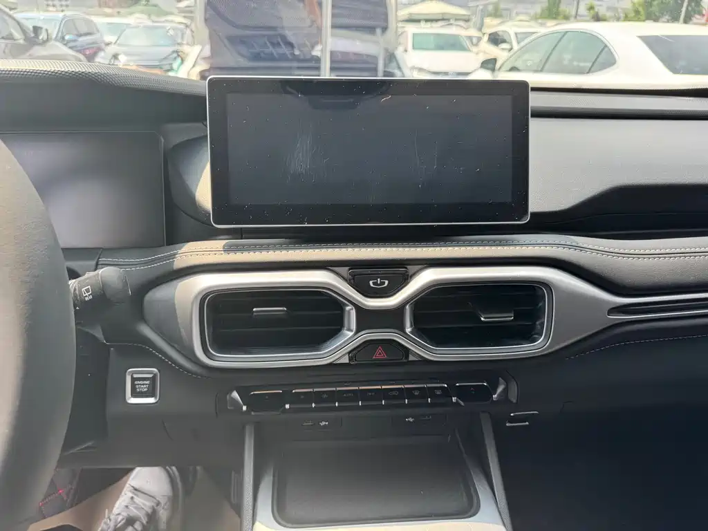Haoyue 1.8 TD DCT Luxury 7-seat