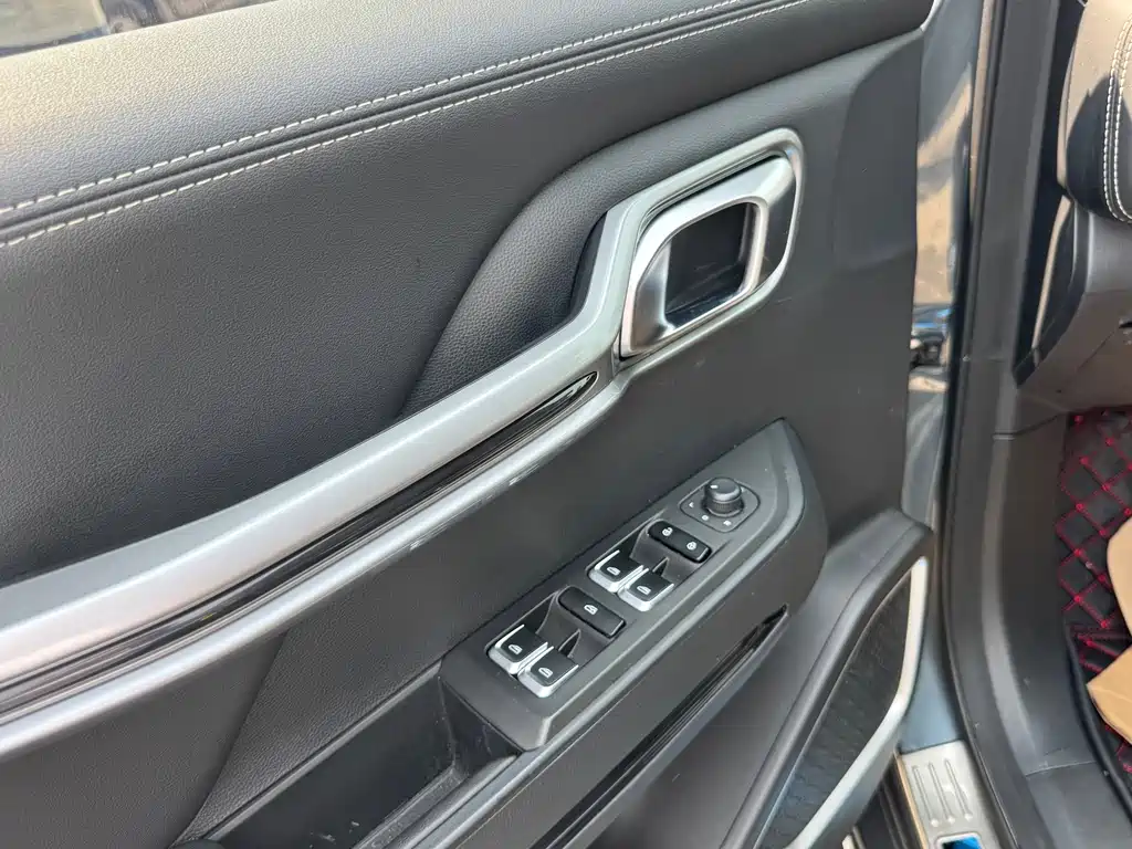 Haoyue 1.8 TD DCT Luxury 7-seat