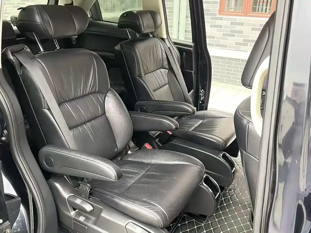 Odyssey 2.4 L Luxury