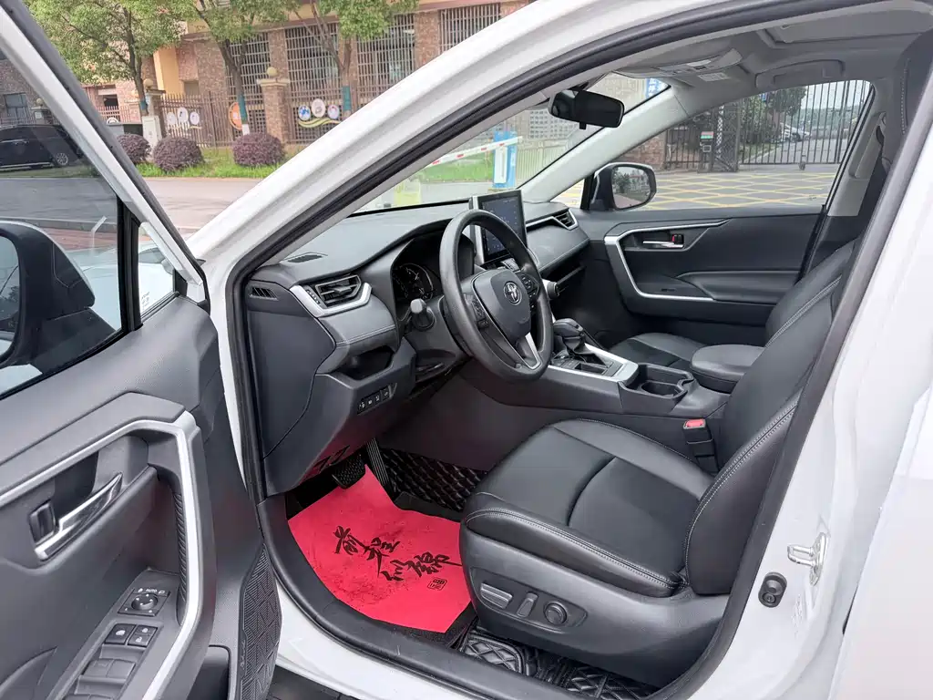 RAV4 2.0 L CVT 2 WD Style