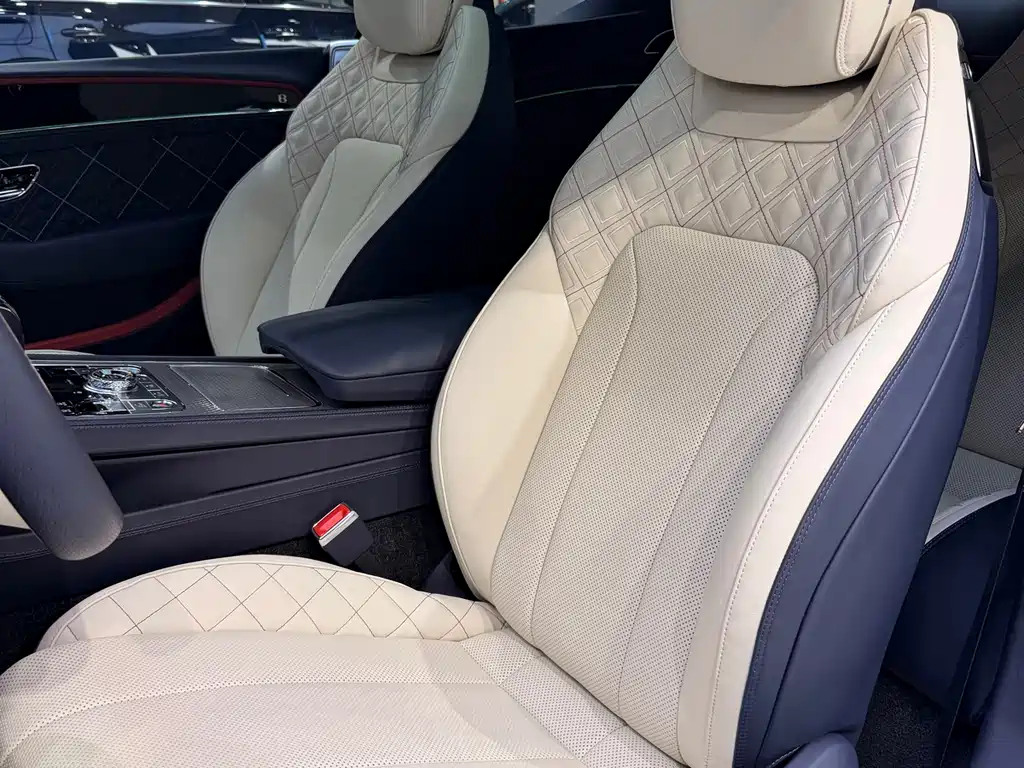 Continental GT 欧陆 2024款 4.0 T GT V8 Mulliner