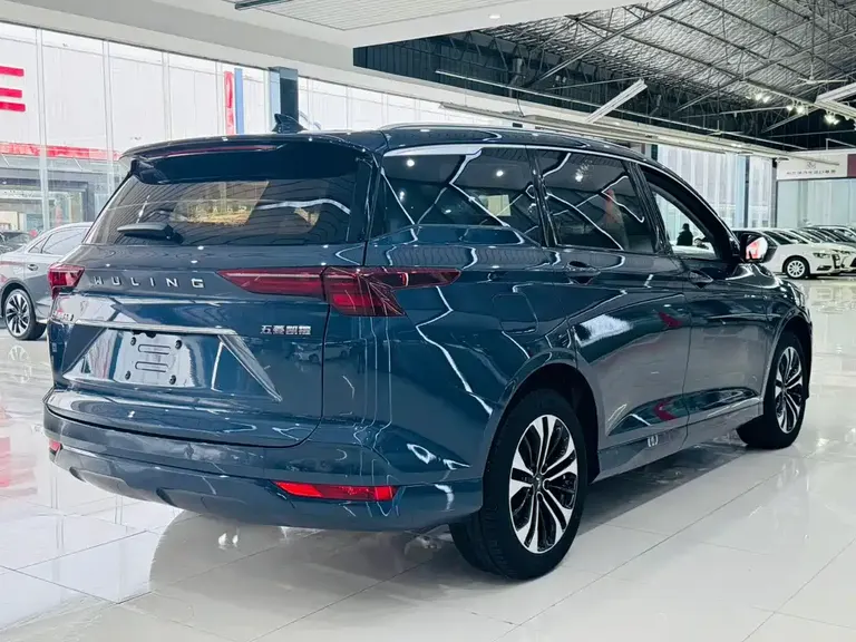 Wuling Victory 280 T 1.5 T CVT Flagship