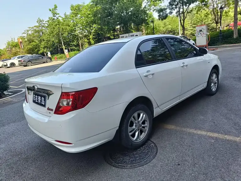 BYD F3 比亚迪F3 2015款 节能版 1.5 L 自动豪华型