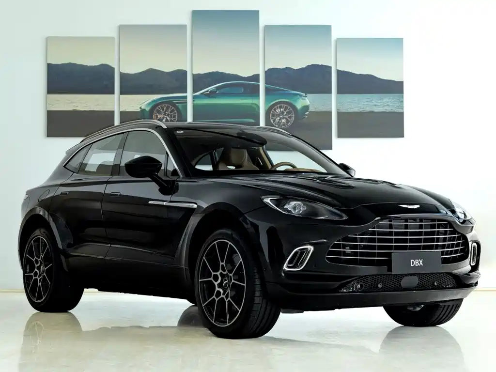 Aston Martin DBX 4.0 T V8
