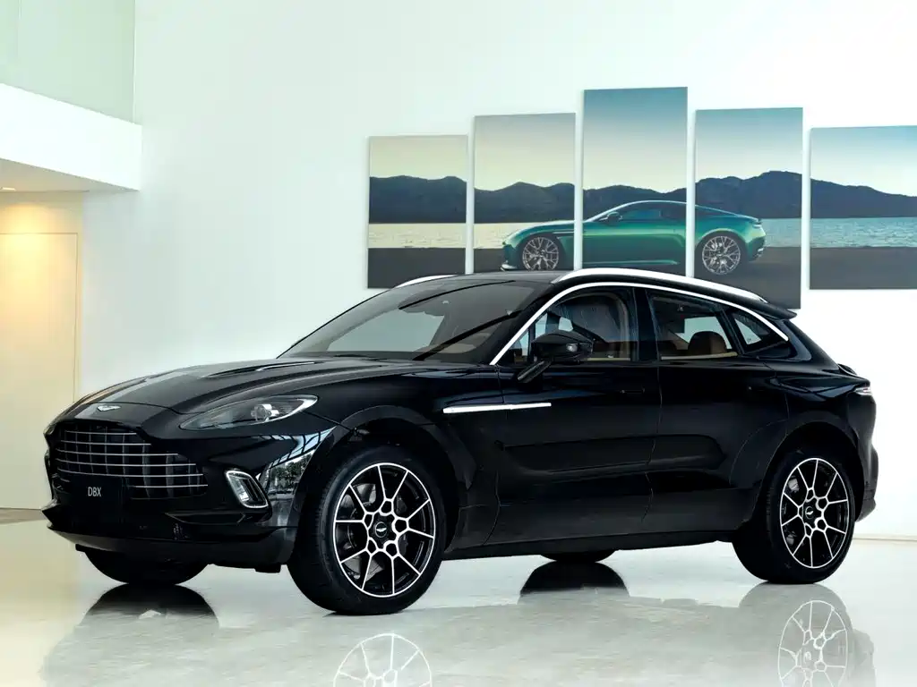 Aston Martin DBX 4.0 T V8