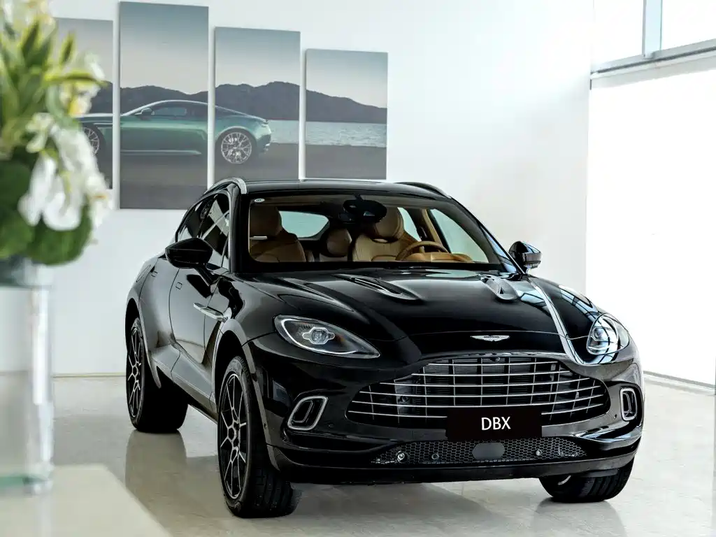 Aston Martin DBX 4.0 T V8