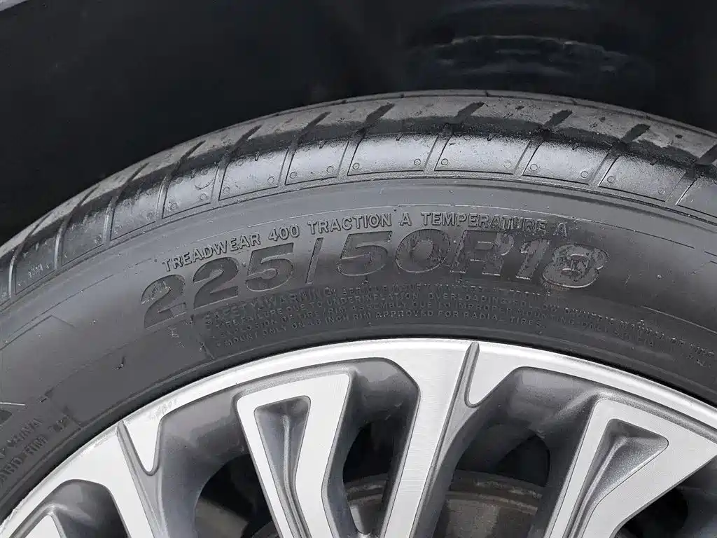 Hongqi H5 2.0 T Auto Connected Flagship