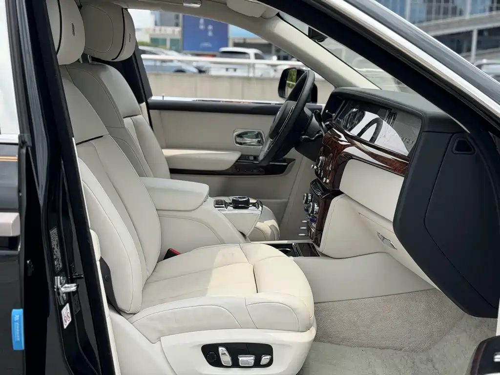 Phantom 6.7 T LWB Range