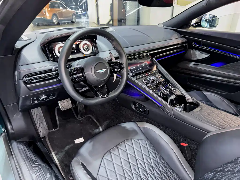 Aston Martin DB12 4.0 T V8 Coupe