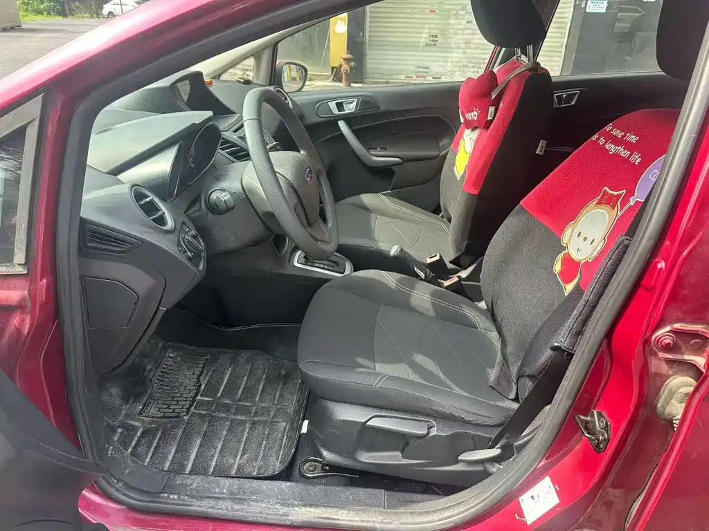 Fiesta Hatchback 1.5 L Auto Fashionable