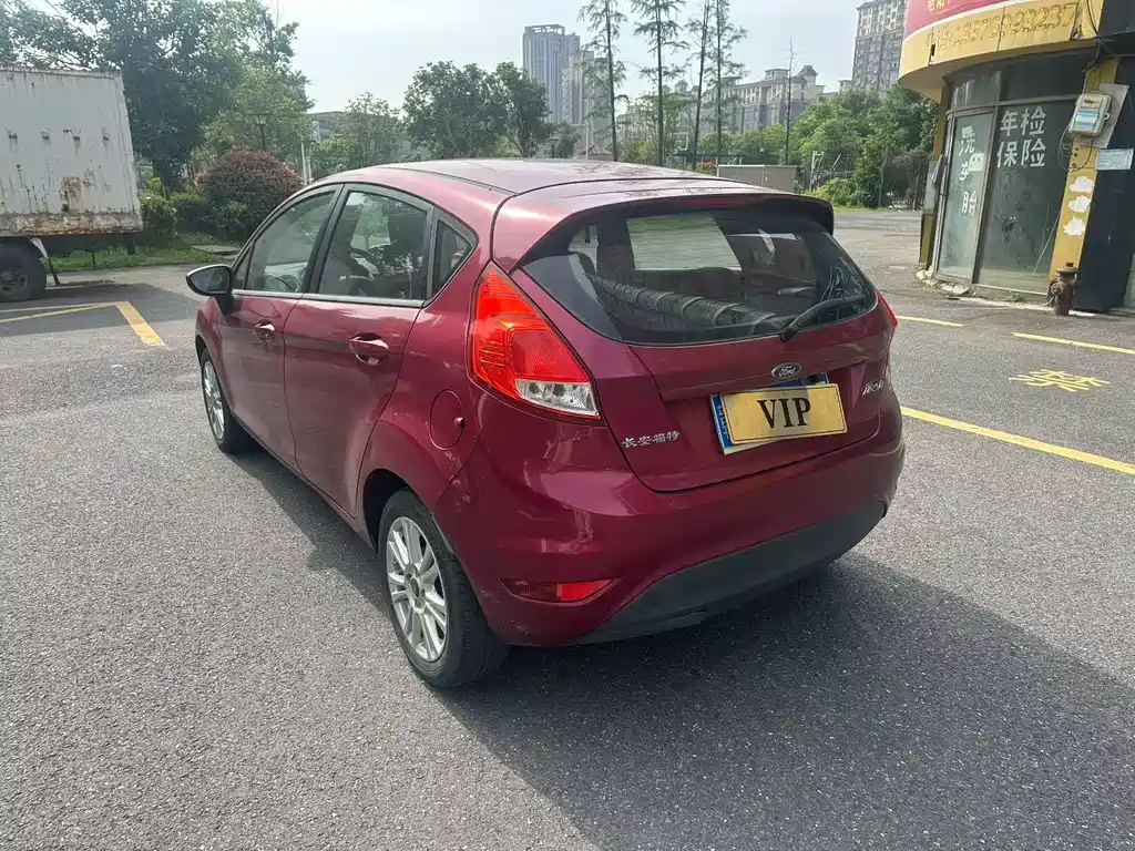 Fiesta Hatchback 1.5 L Auto Fashionable