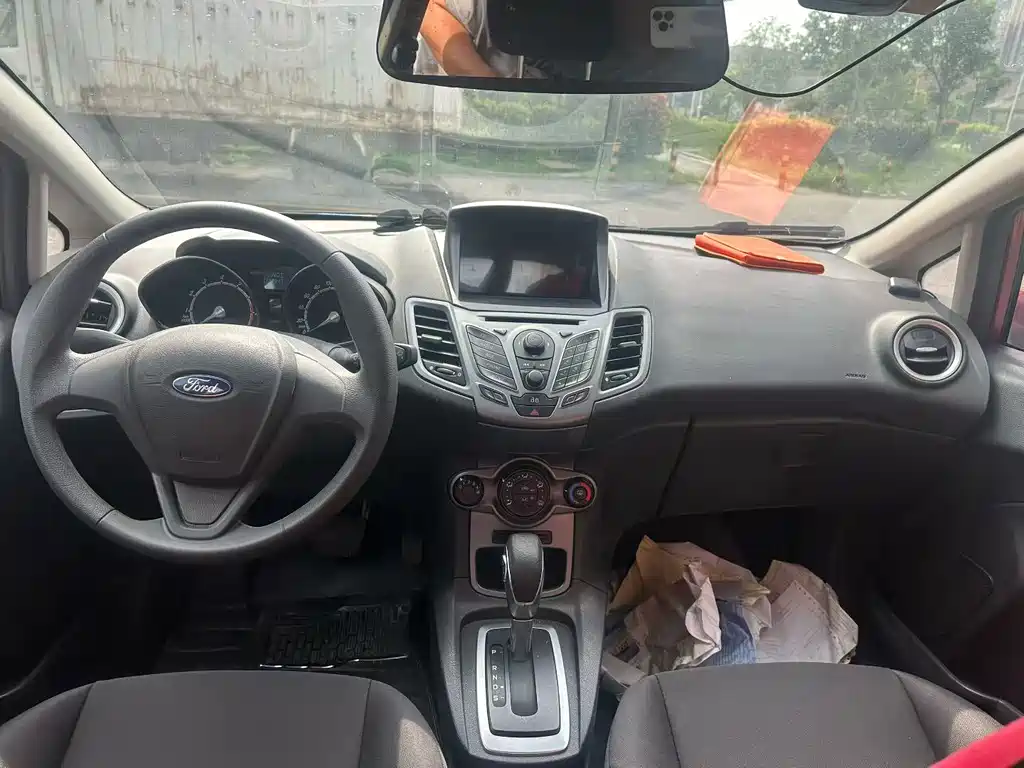 Fiesta Hatchback 1.5 L Auto Fashionable