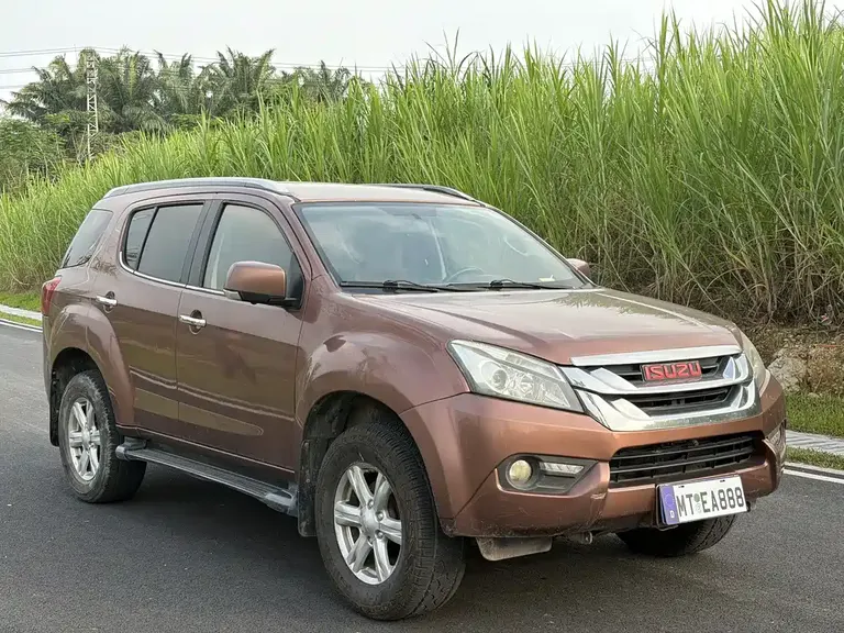 Isuzu mu-X 3.0 T 4 WD Auto Premium 7-seat