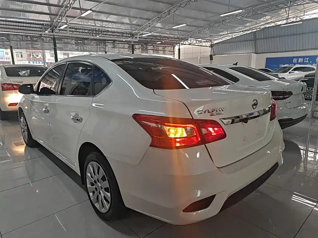 Sylphy Classic 1.6 XE CVT Comfort