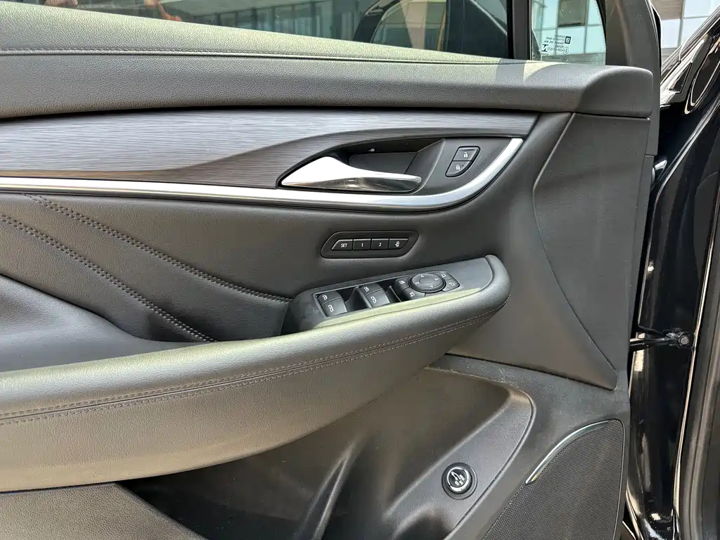 Enclave 652 T 2 WD Distinguished 7-seat