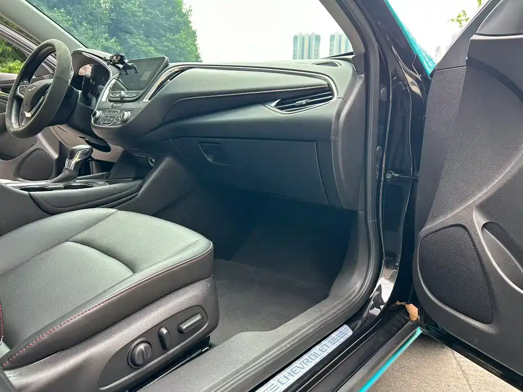 Malibu XL Redline 550 T Auto Sharp Connect