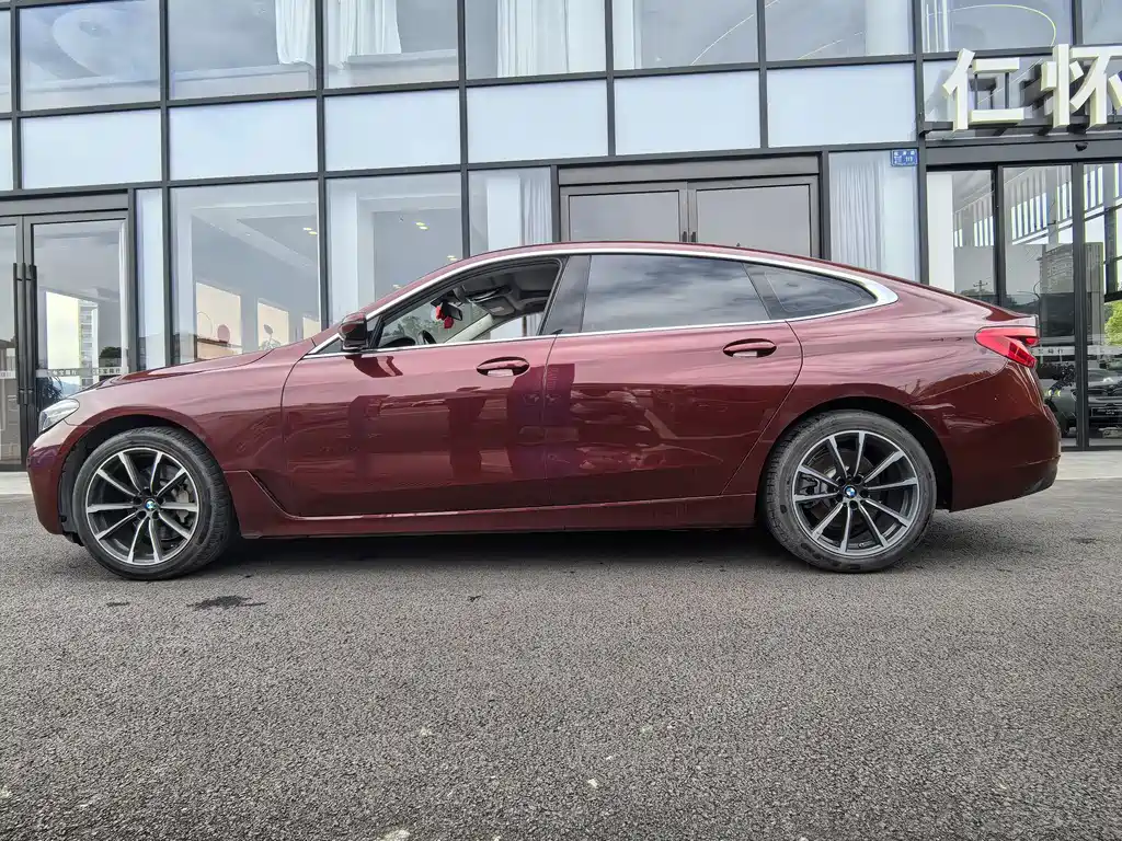 BMW 6 Series GT 630 i Luxury Design Package
