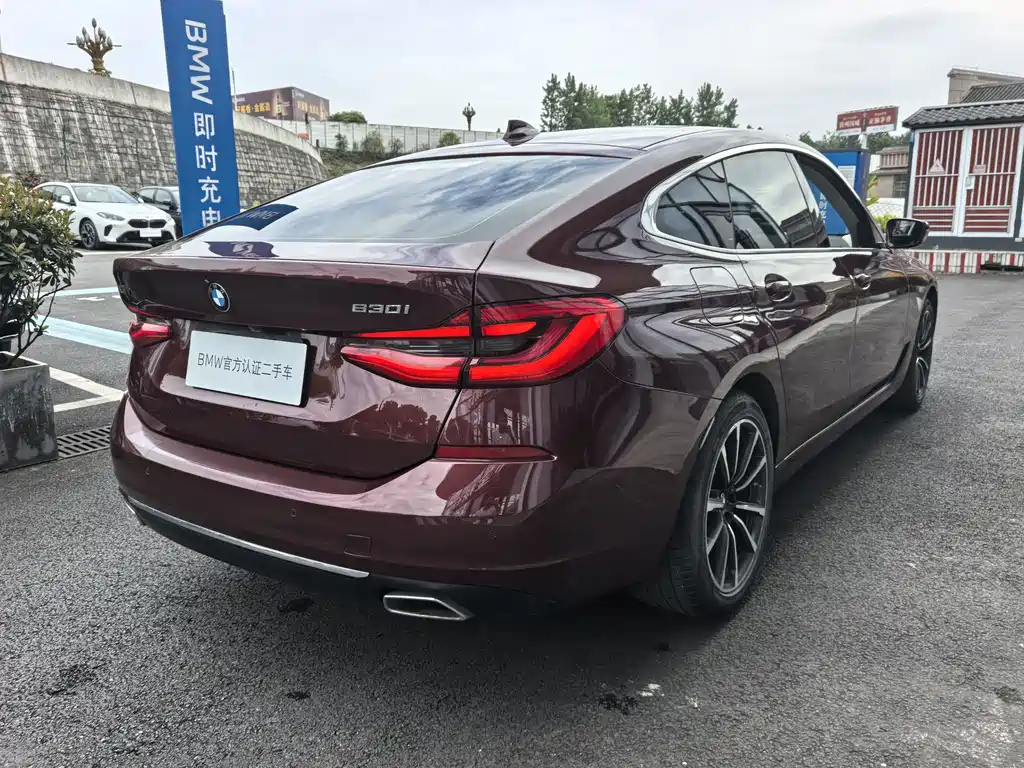 BMW 6 Series GT 630 i Luxury Design Package