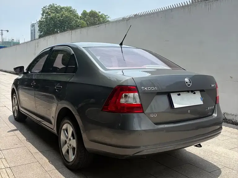 Skoda Rapid 1.6 L Auto Creation