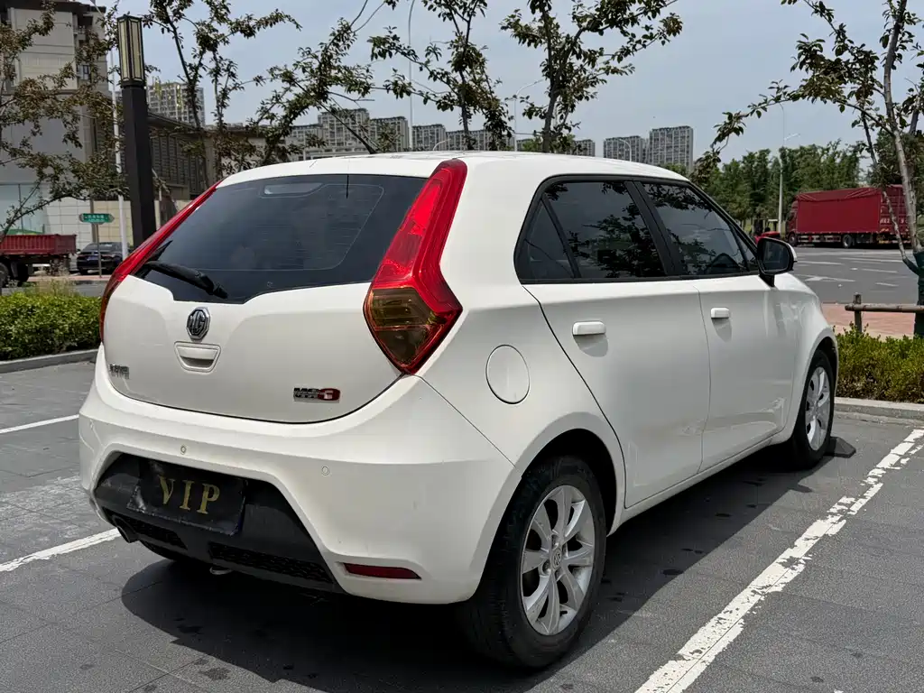 MG 3 1.5 L AMT Elite