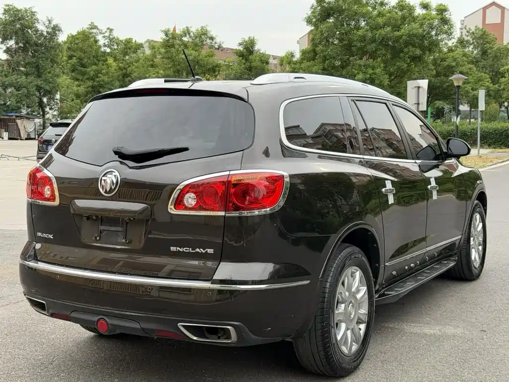 Enclave 3.6 L 2 WD Elite Comfort